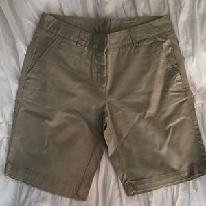 Women’s shorts. Garnet Hill. Size 6.